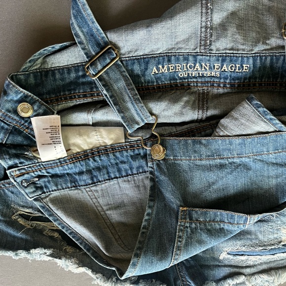 American Eagle Denim Short Overalls, Size: Medium - Picture 4 of 7